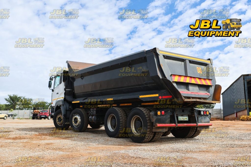 2017 UD CGE 420 TWINSTEER 18 CUBE