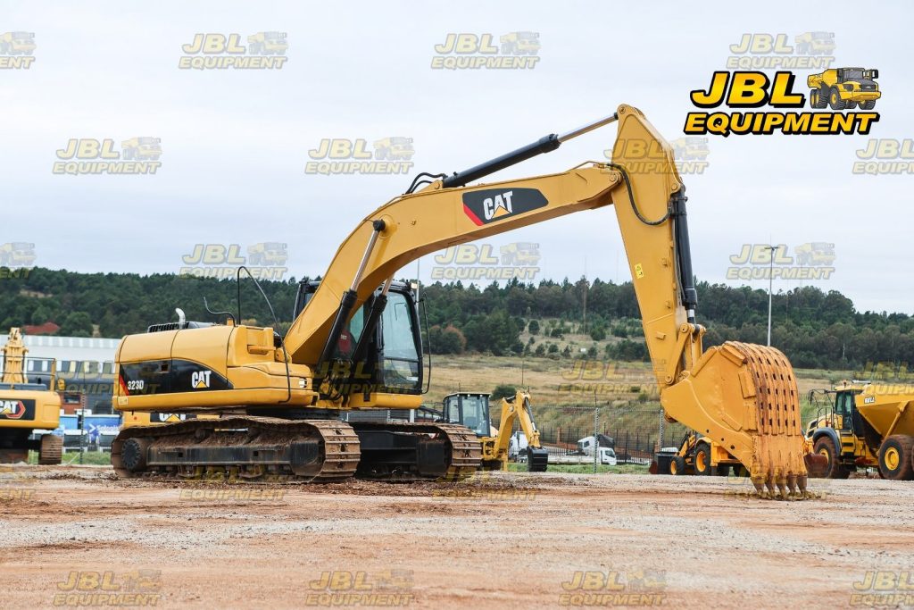 2013 CAT 323D 23TON EXCAVATOR
