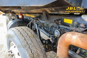 2017 UD CGE 420 TWINSTEER 18 CUBE TIPPER