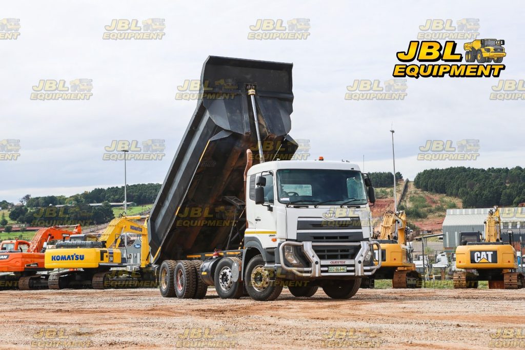 2017 UD CGE 420 TWINSTEER 18 CUBE TIPPER