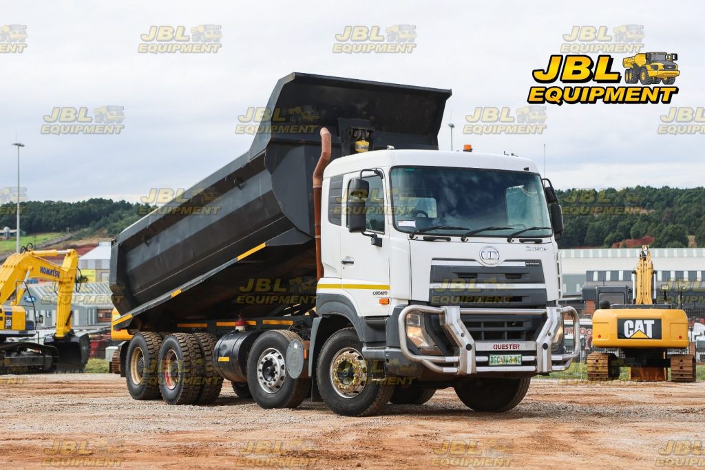 2017 UD CGE 420 TWINSTEER 18 CUBE TIPPER