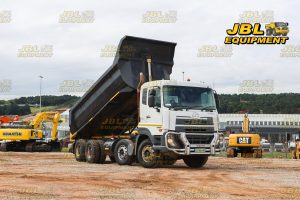 2017 UD CGE 420 TWINSTEER 18 CUBE TIPPER