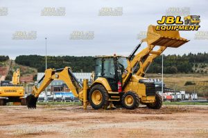 2020 CAT 428F2 TLB 4X4