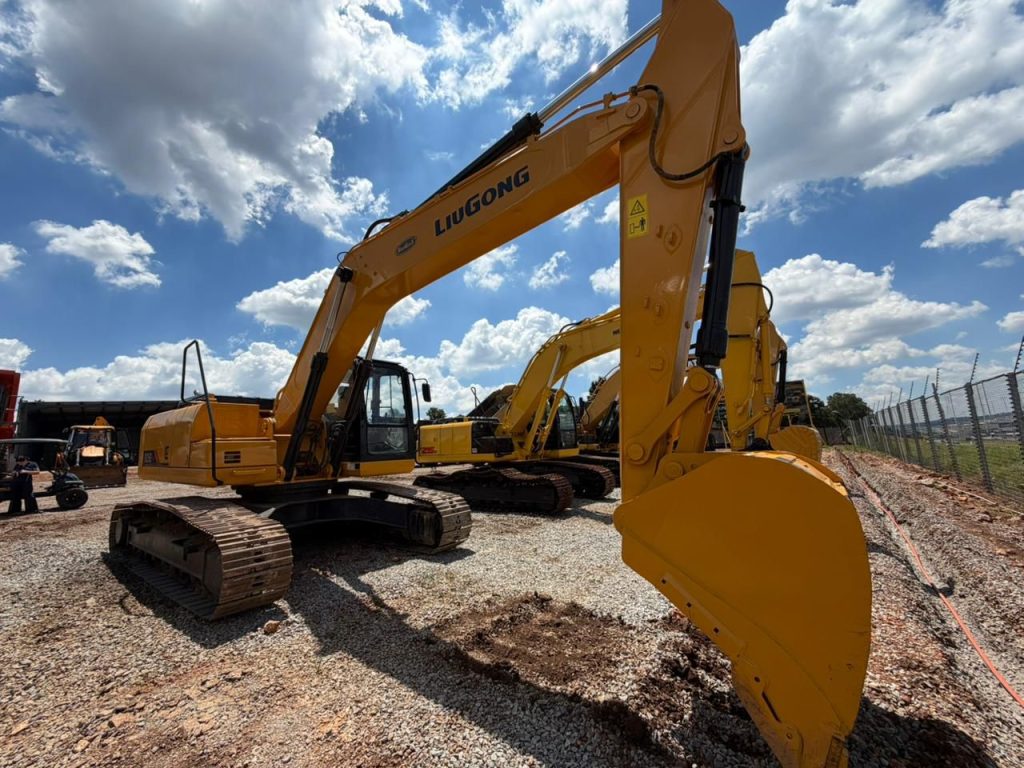 2021 LIUGONG 925E 25 TON EXCAVATOR