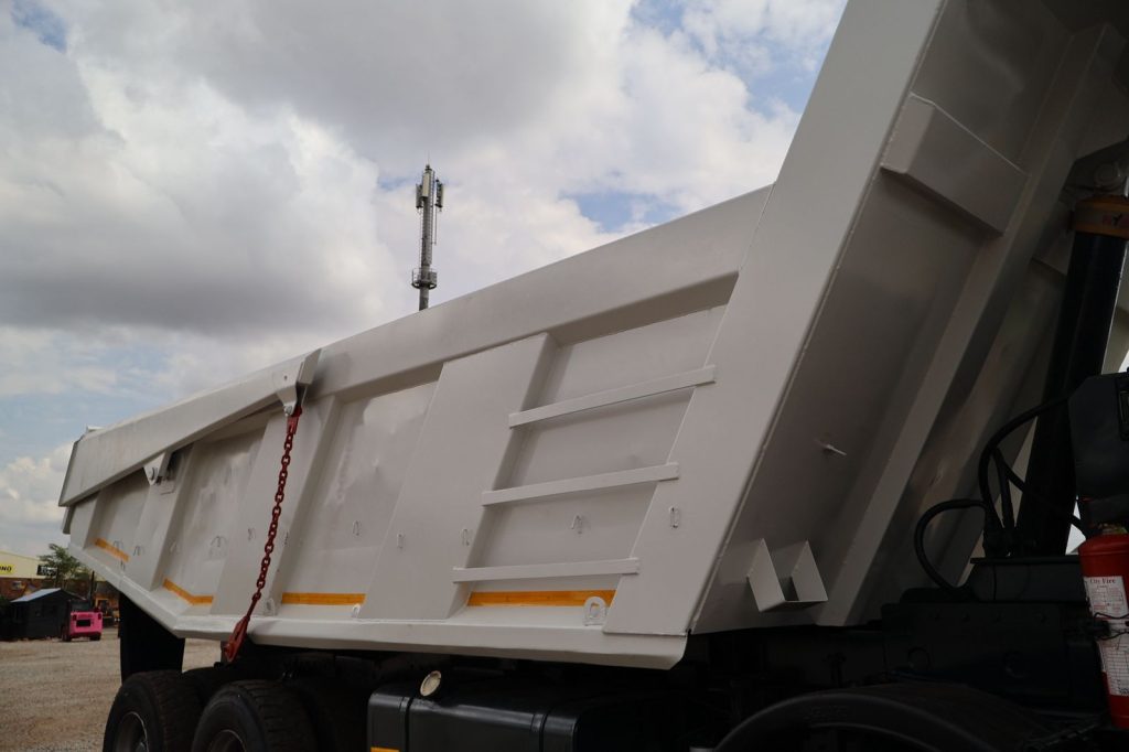 2016 POWERSTAR VX4035 18CUBE TIPPER TRUCK