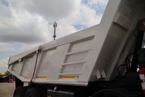 REFURBISHED 2016 POWERSTAR VX4035 18CUBE TIPPER TRUCK
