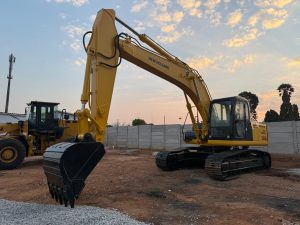 2010 NEW HOLLAND E215 20 TON EXCAVATOR