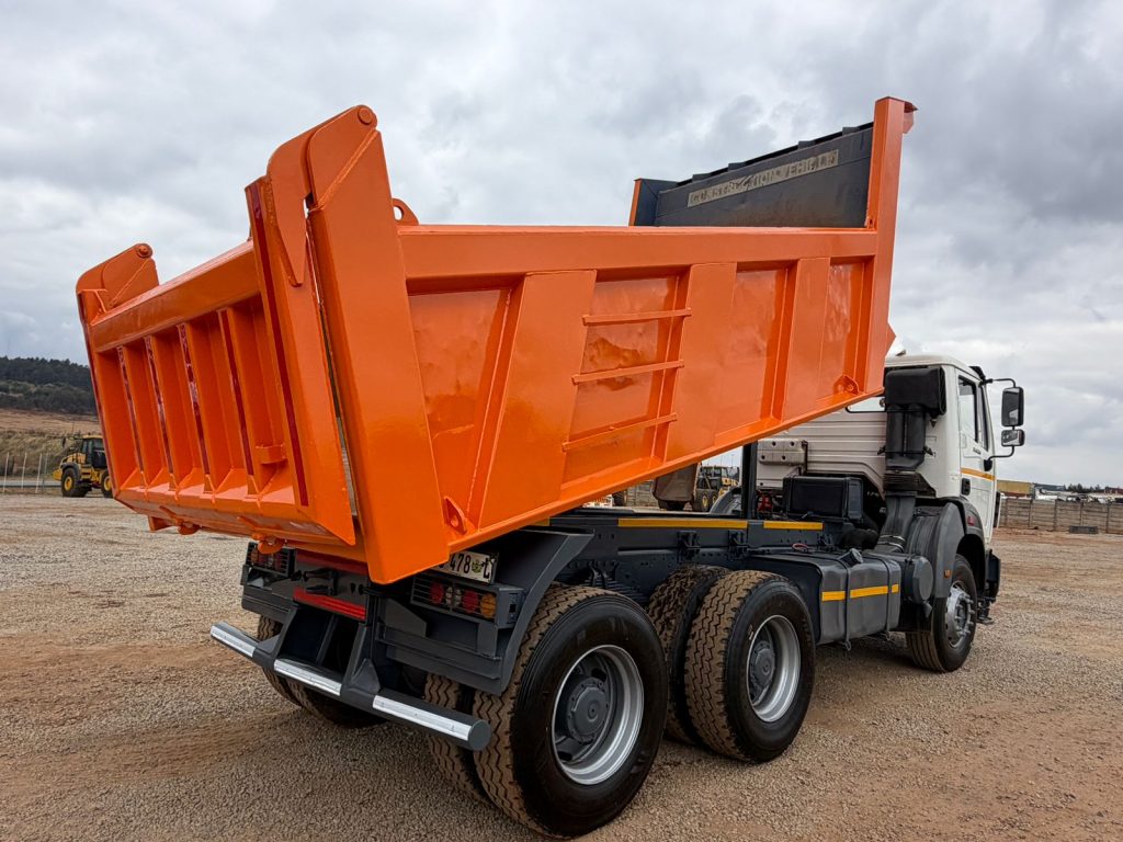 2018 POWERSTAR VX2628 10 CUBE TIPPER TRUCK