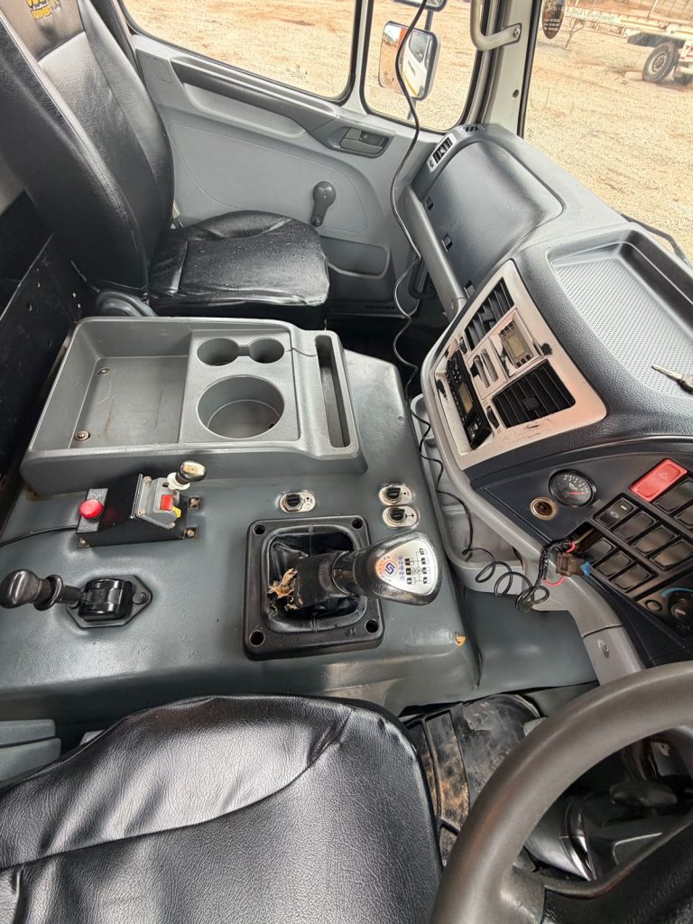 2018 POWERSTAR VX2628 10 CUBE TIPPER TRUCK