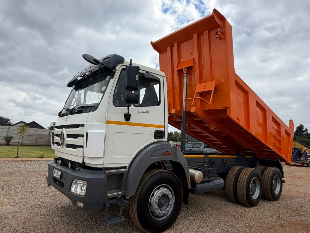 2018 POWERSTAR VX2628 10 CUBE TIPPER TRUCK