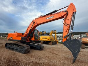 2016 DOOSAN DX225LCA