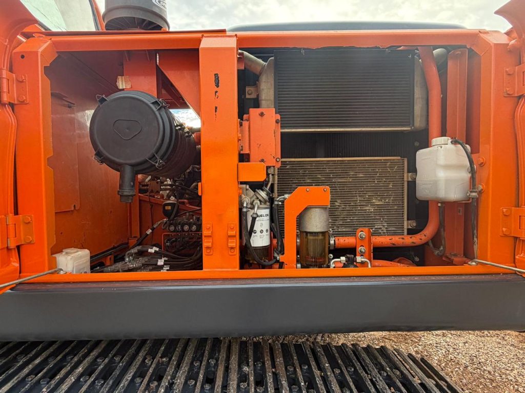 2016 DOOSAN DX225LCA