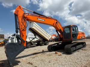 2016 DOOSAN DX225LCA