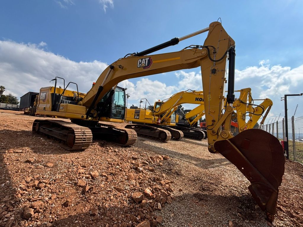 2020 CAT 320 EXCAVATOR