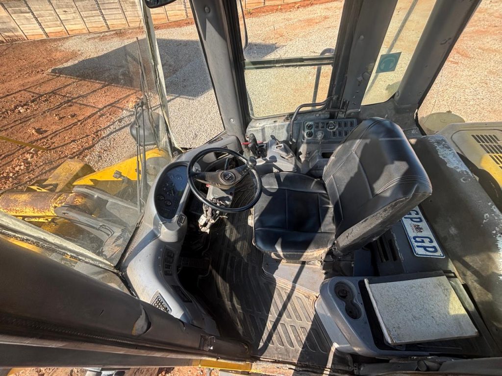 2009 KOMATSU WA380-5 FEL